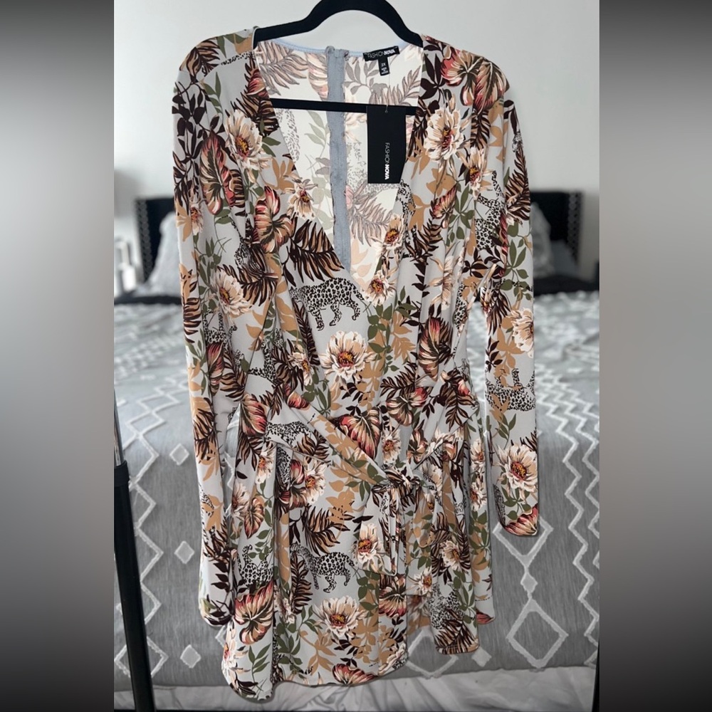New Tropical Print Long Sleeve Romper Size 2X - Picture 4 of 9